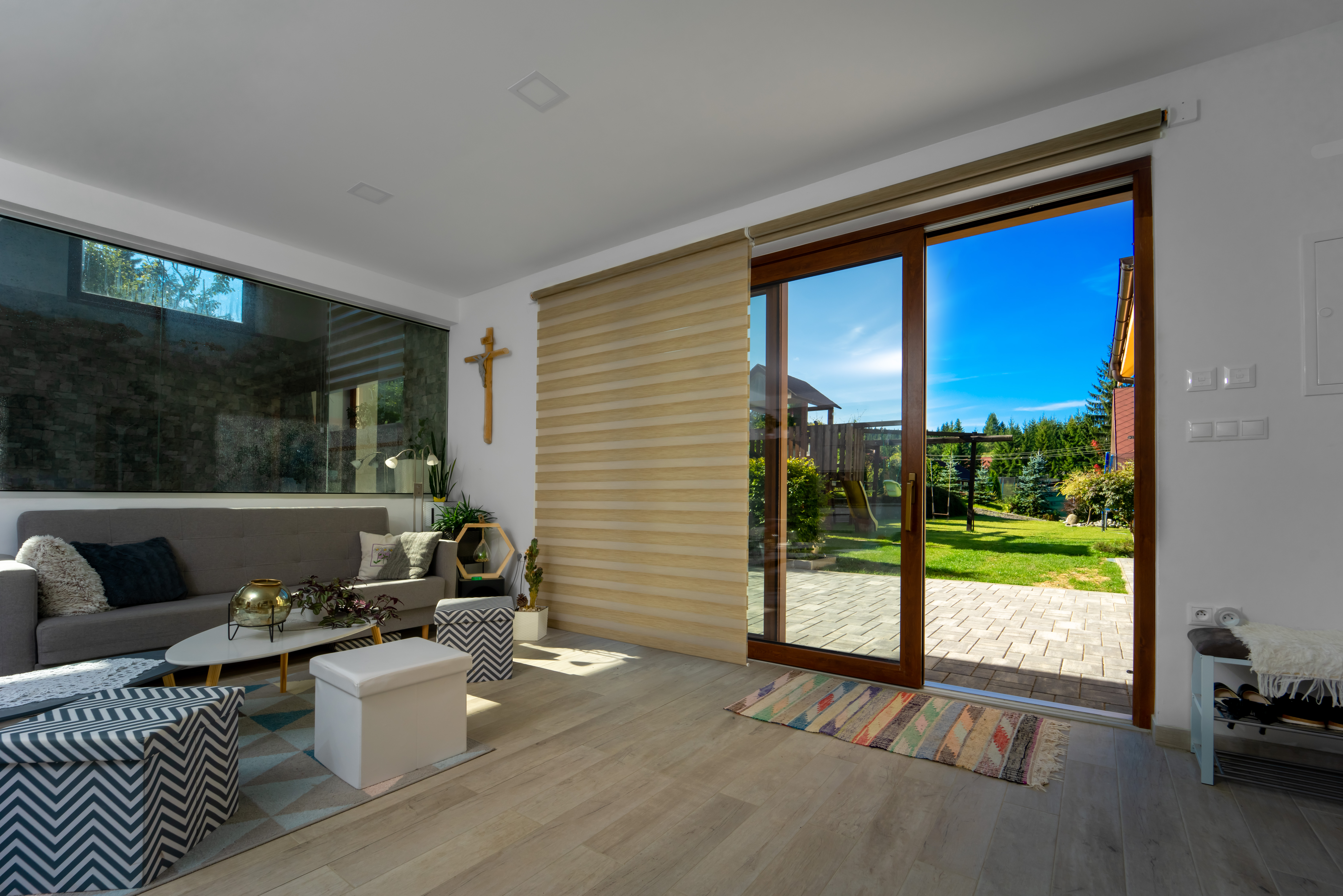 Rollen mit Streifen für Tag und Nacht in Oravská Lesná Galerie