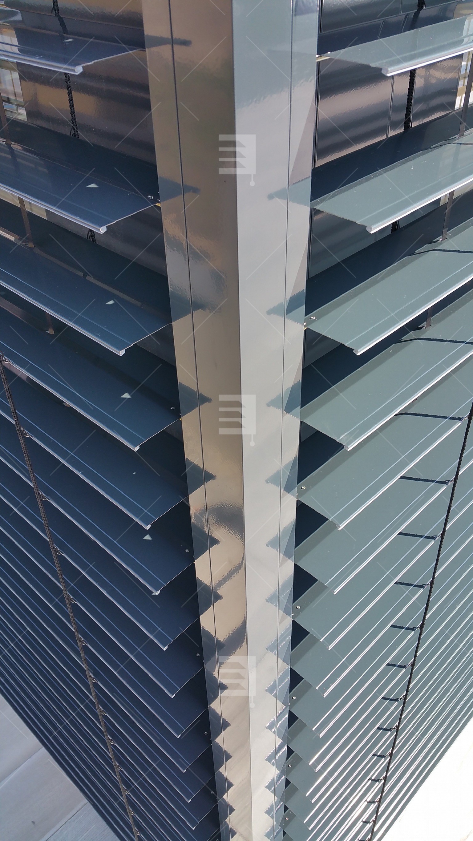 Haus in Kysucke Nové Mesto durch Außenjalousien gekühlt Galerie