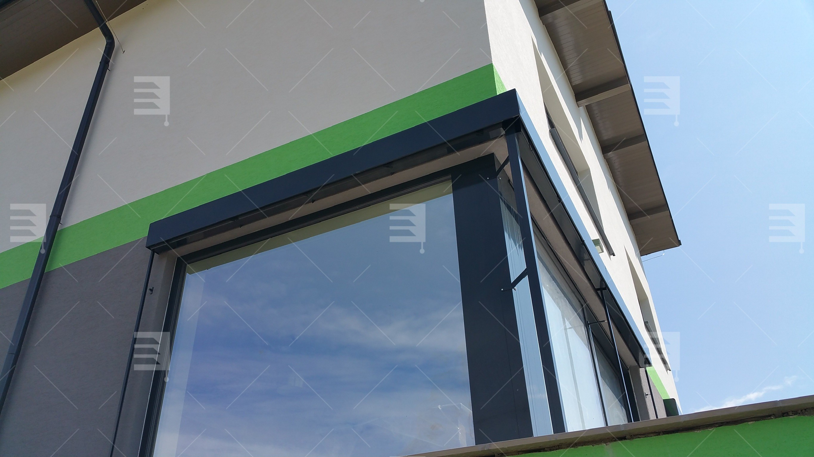 Haus in Kysucke Nové Mesto durch Außenjalousien gekühlt Galerie