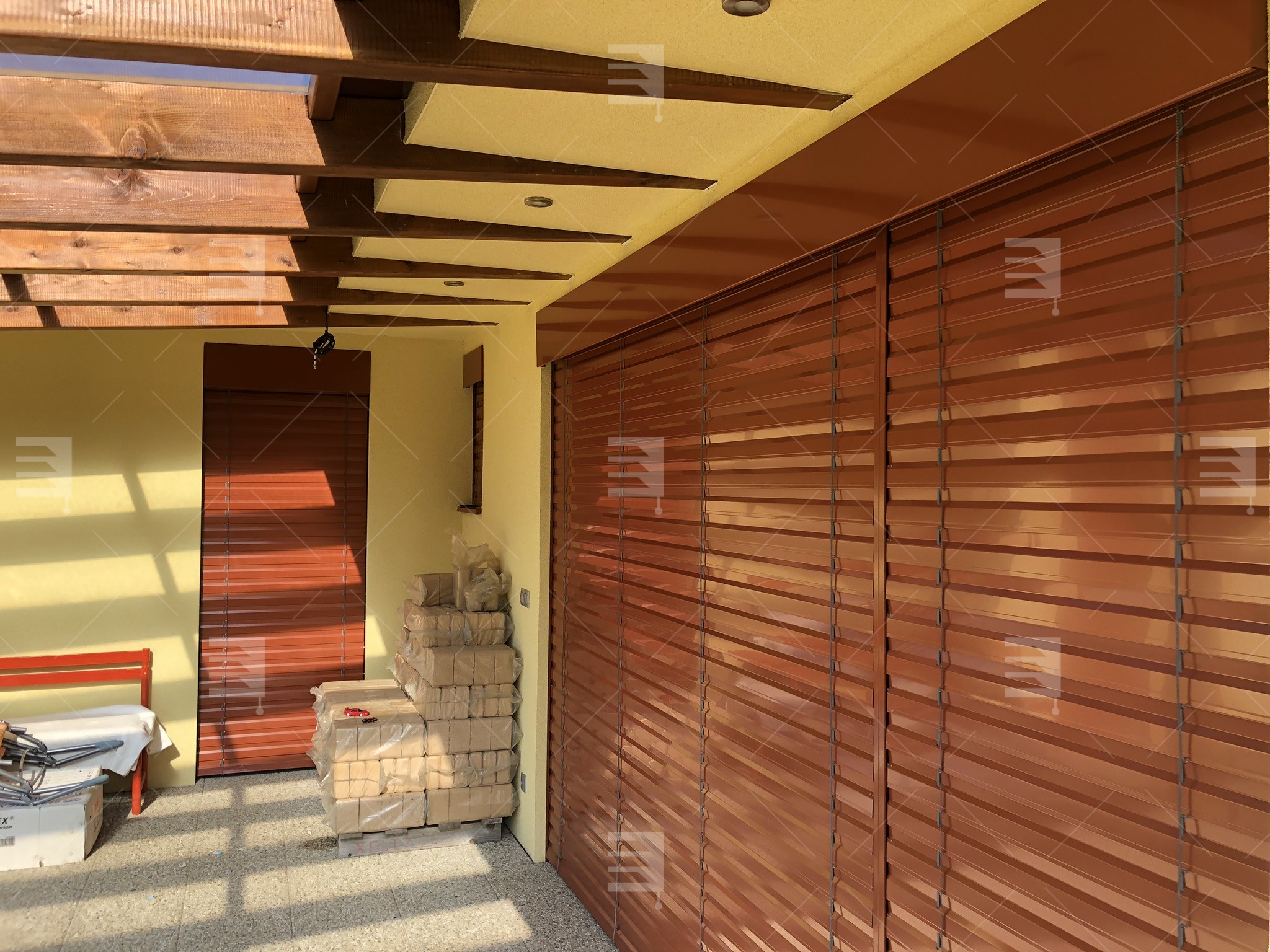 Haus in Prievidza und seine ansprechenden Außenvorhänge Galerie
