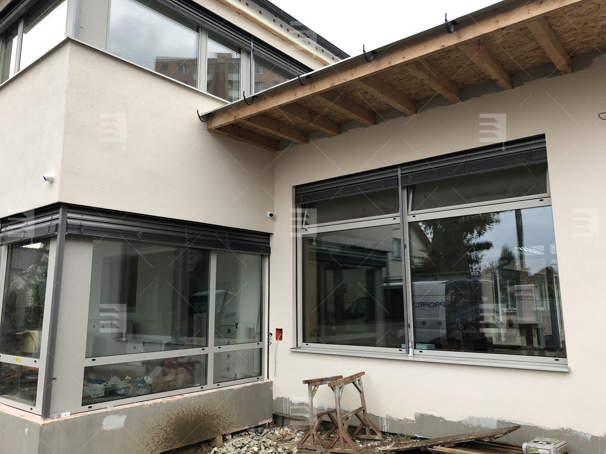 Die Besitzer des Hauses in Dolný Kubin wählten die Außenvorhänge Z90 NOVAL Galerie