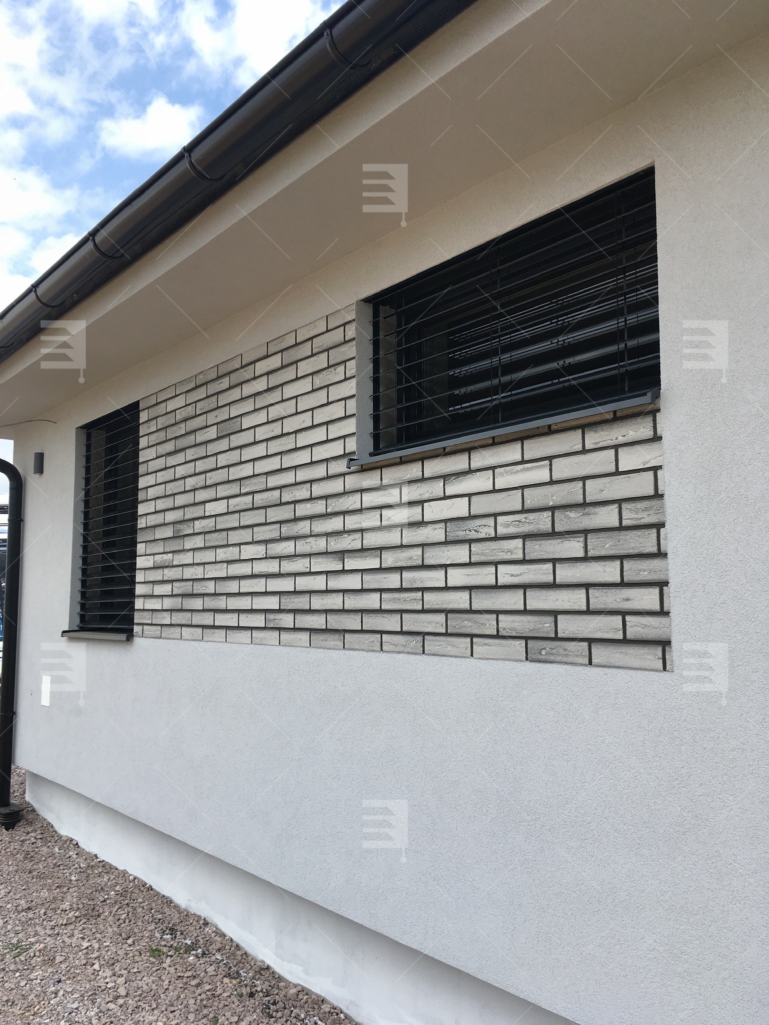 Die Besitzer des Hauses in Prešov entschieden sich für Außenvorhänge Z90 NOVAL Galerie
