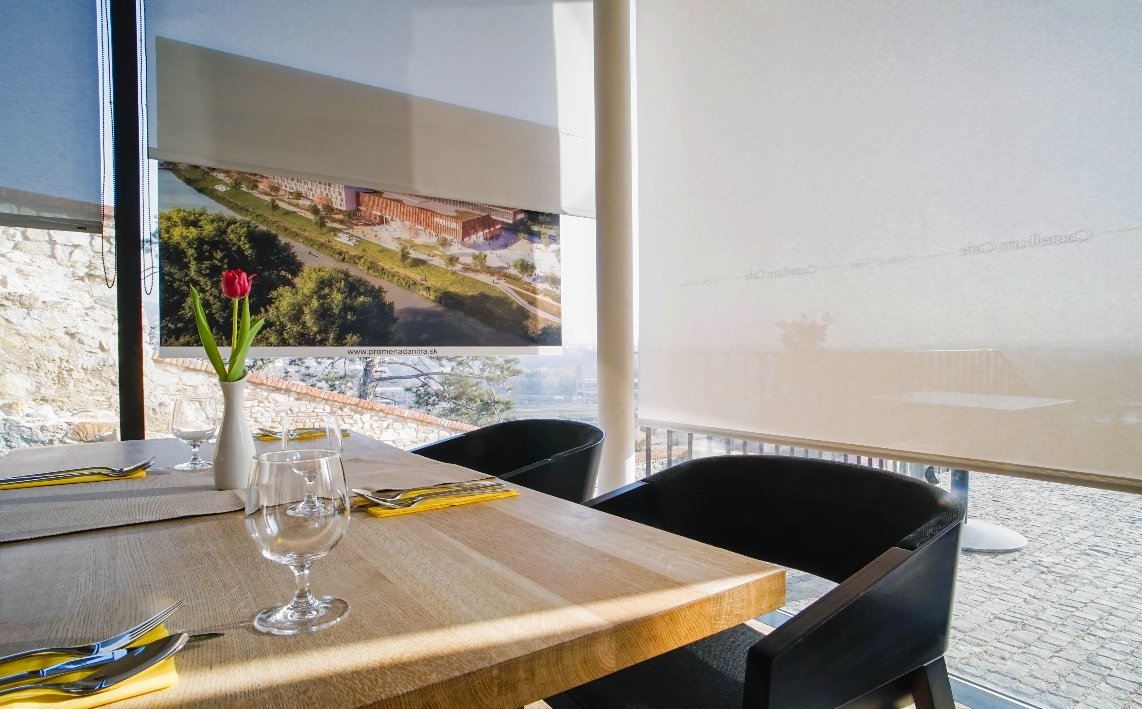 Jalousien im Café Castellum in Nitra Galerie