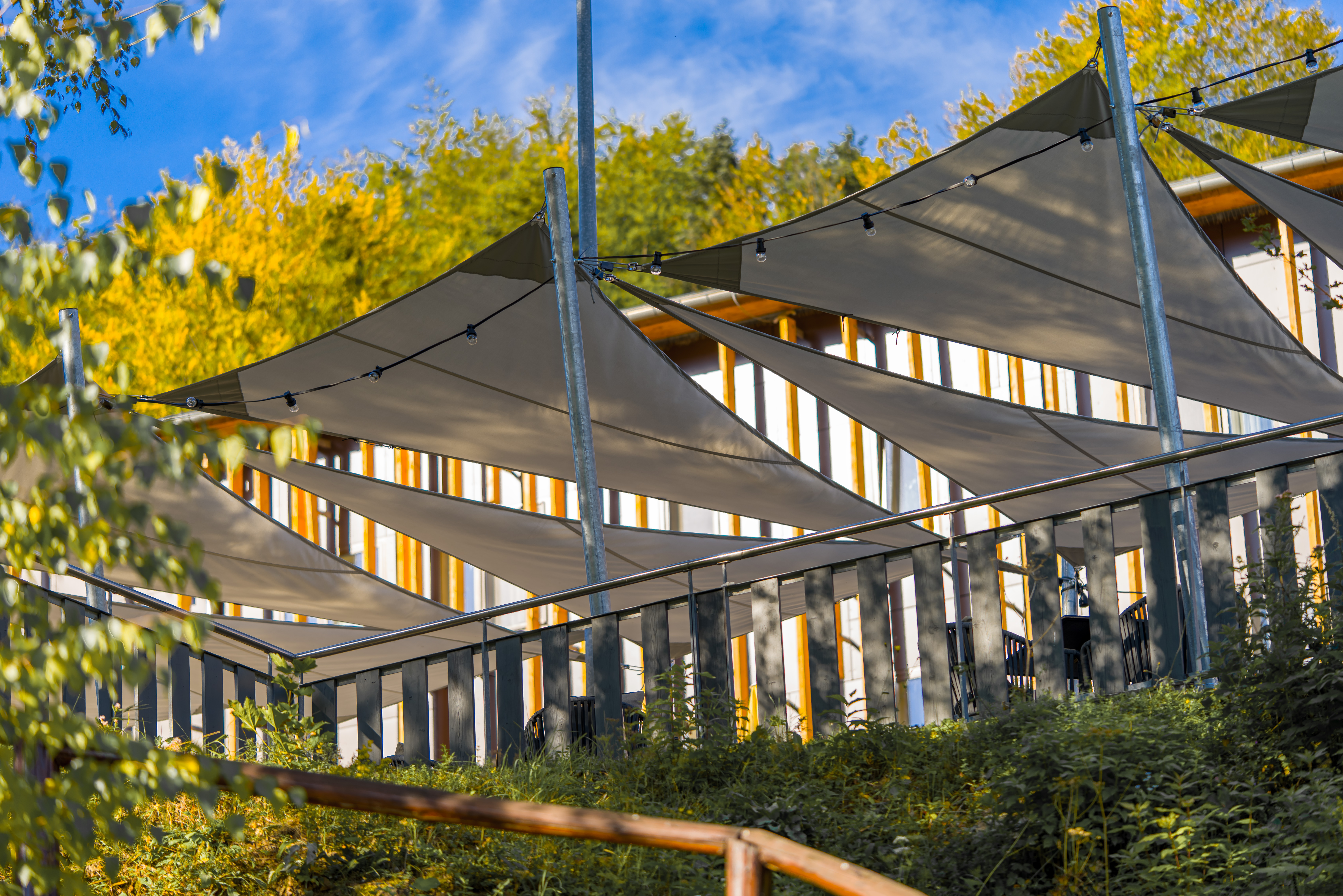 Sonnensegel im Hotel Salamandra in Hodrus Hamry Galerie