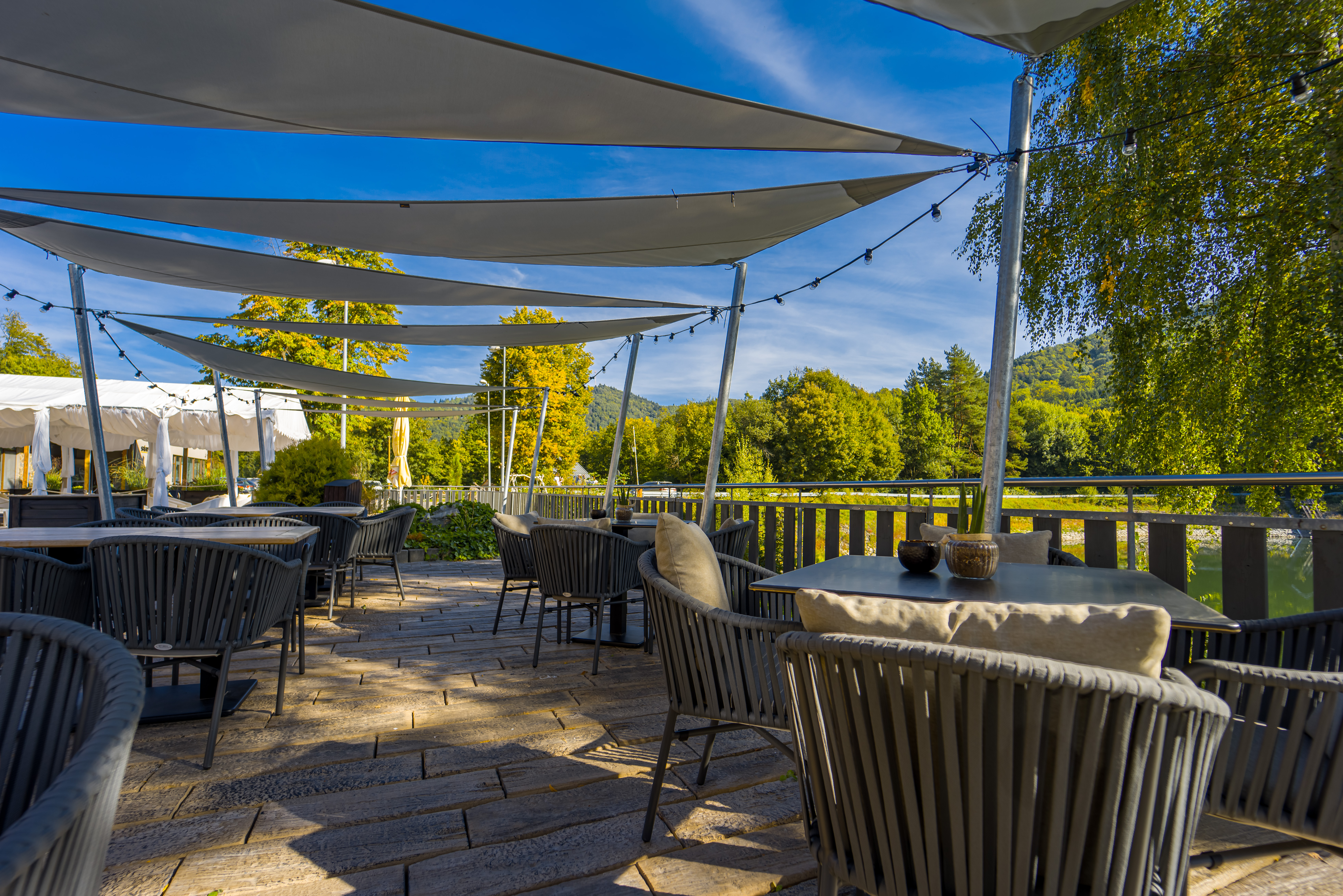Sonnensegel im Hotel Salamandra in Hodrus Hamry Galerie