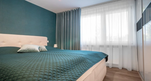 Vorhänge, Gardinen und Tapeten in der Wohnung in Žilina