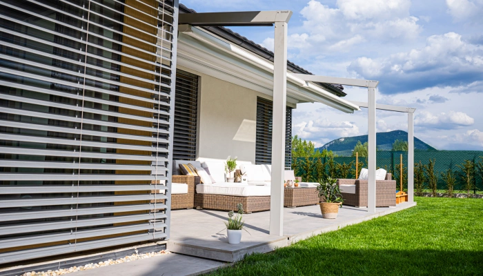 Pergola Palladia und Außenvorhang Z90 in Jasenica