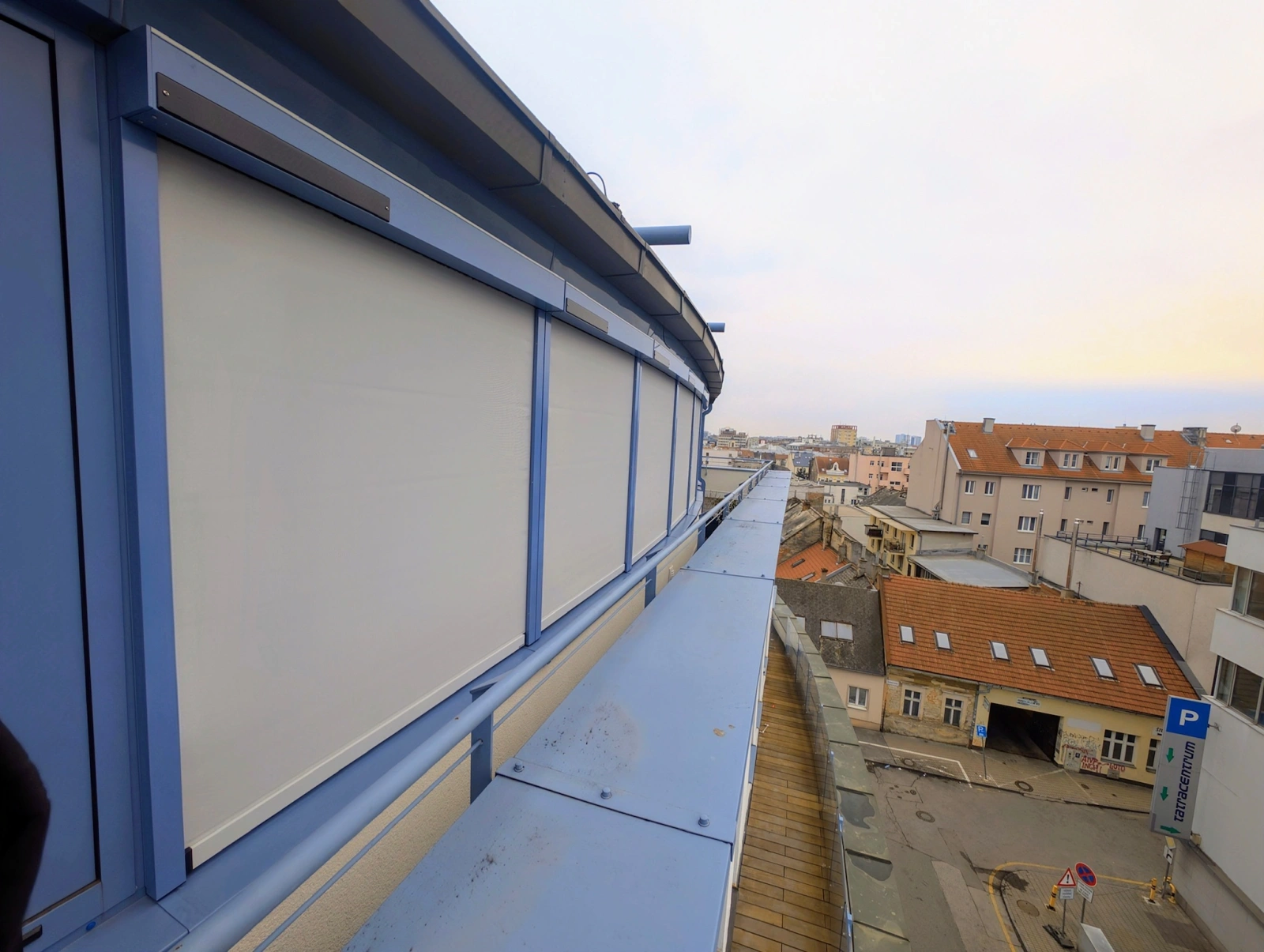 Solarbetriebene Screen-Rollo Galerie