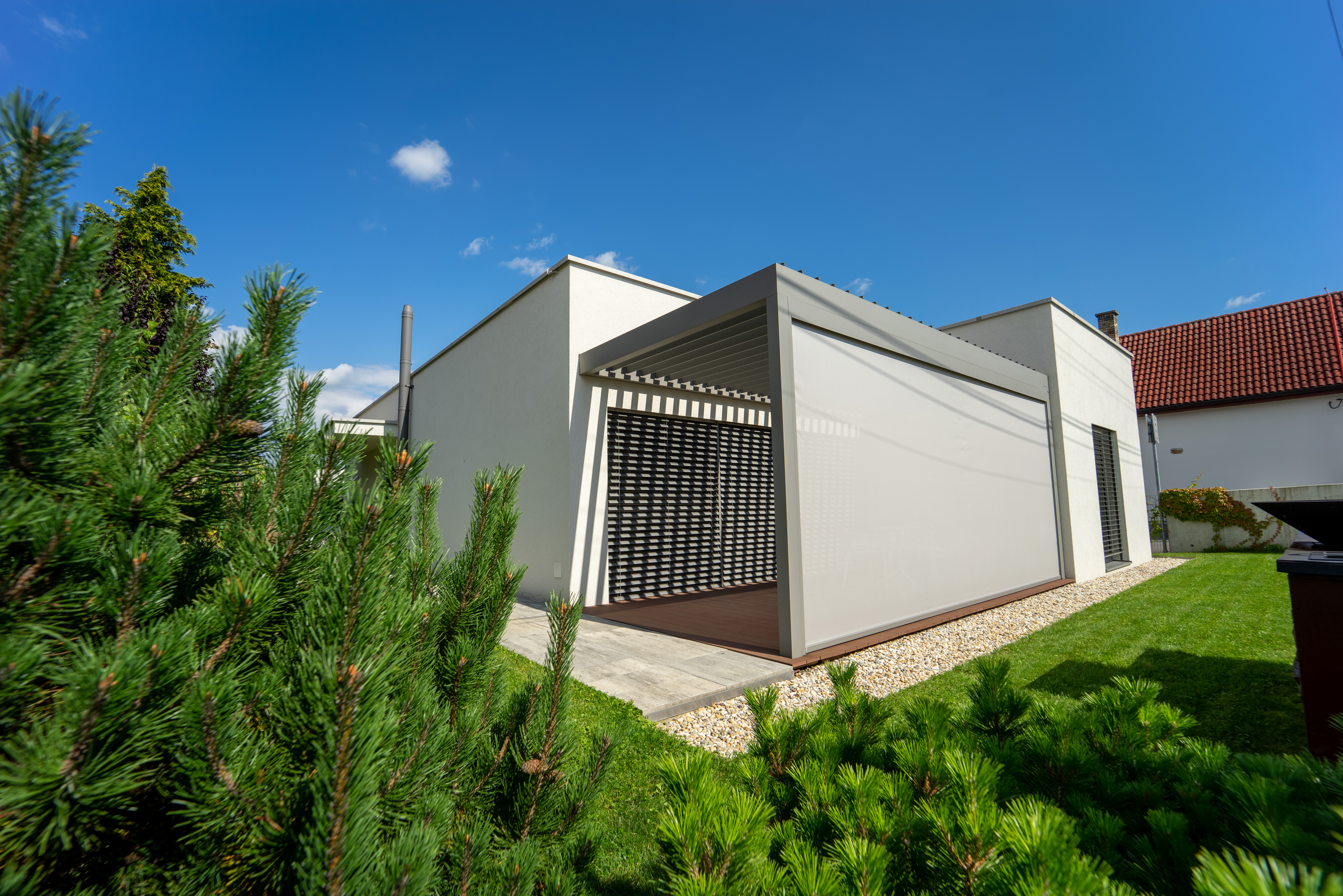 Bioklimatische Pergola und Jalousien in Mojša Galerie