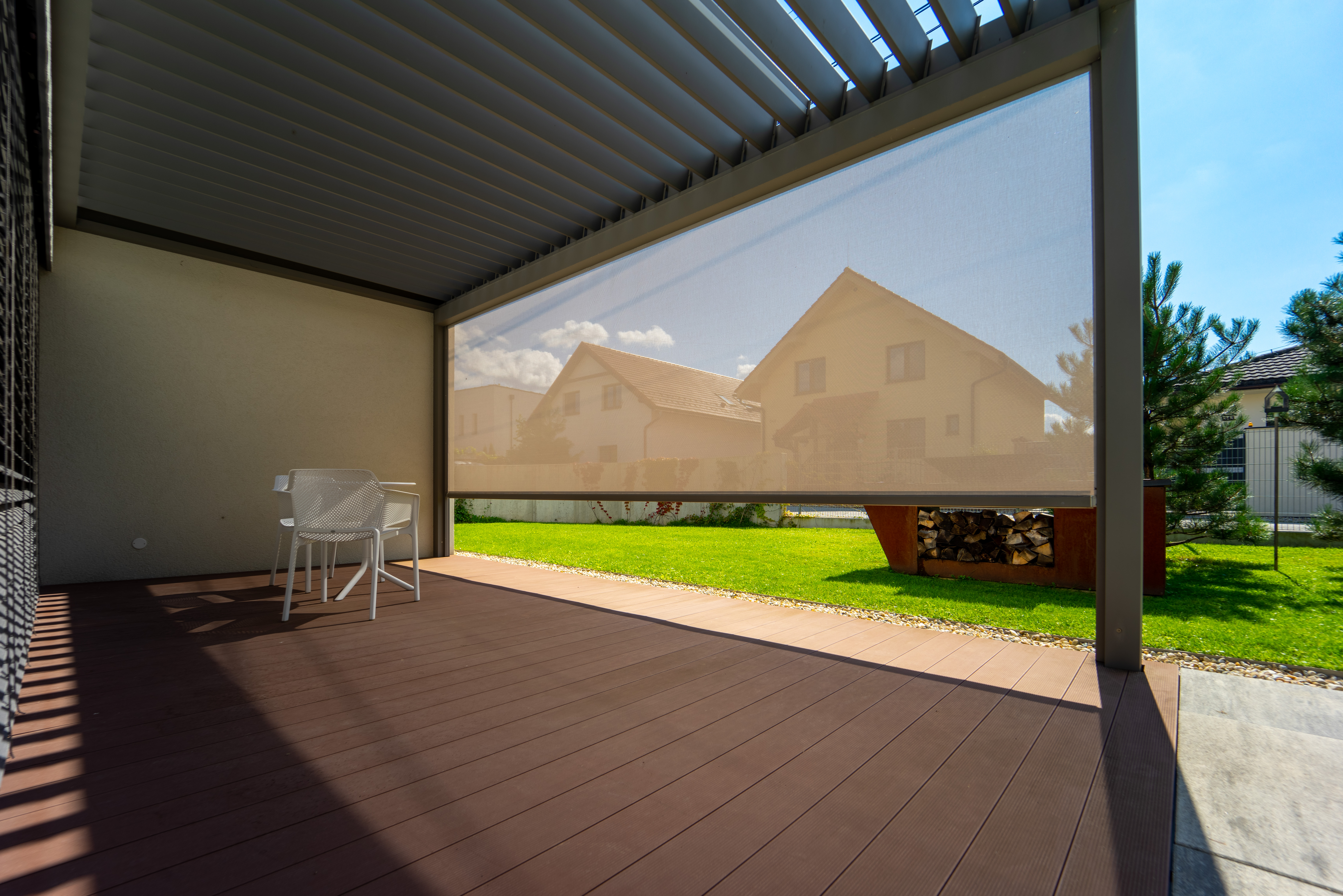 Bioklimatische Pergola und Jalousien in Mojša Galerie