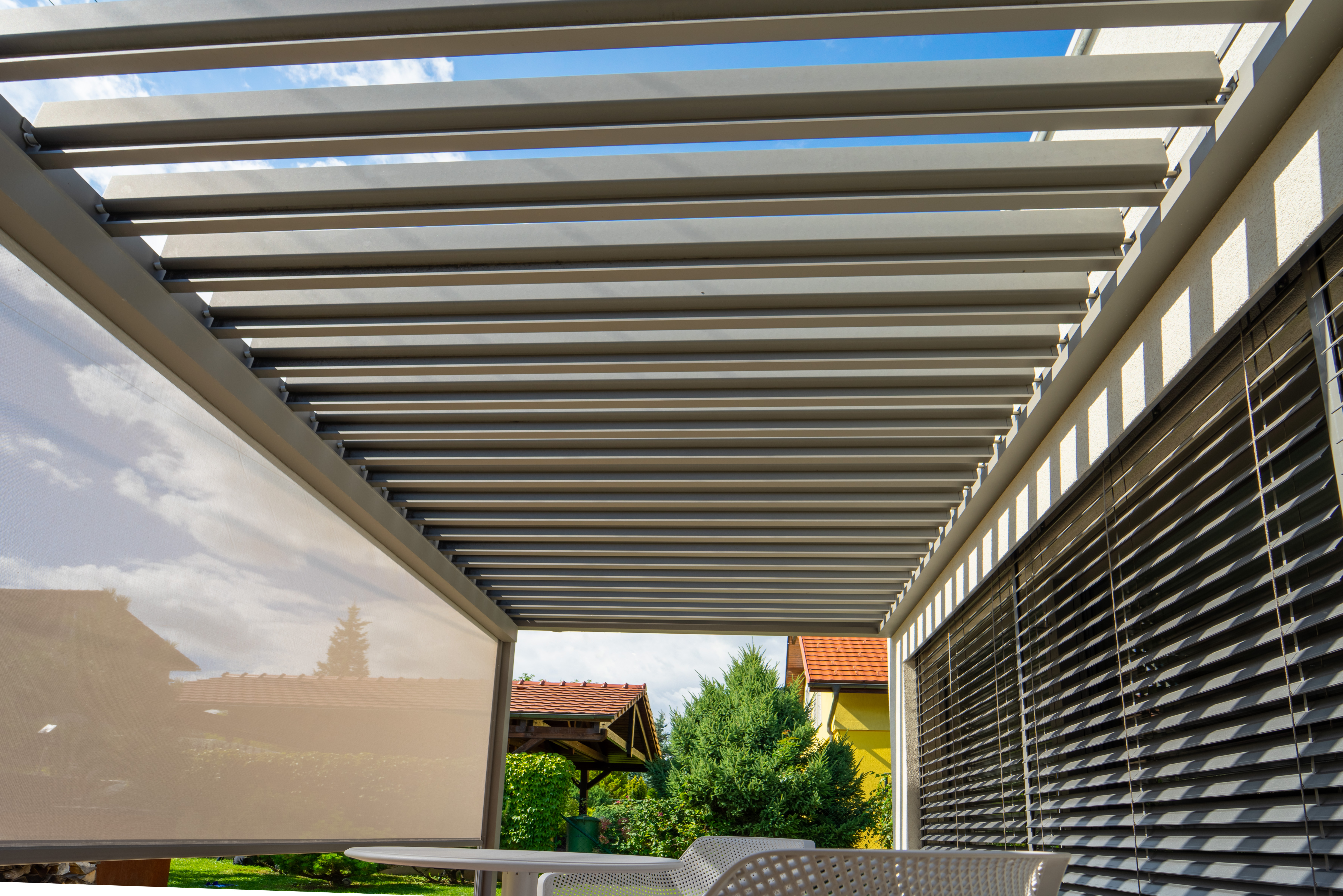 Bioklimatische Pergola und Jalousien in Mojša Galerie
